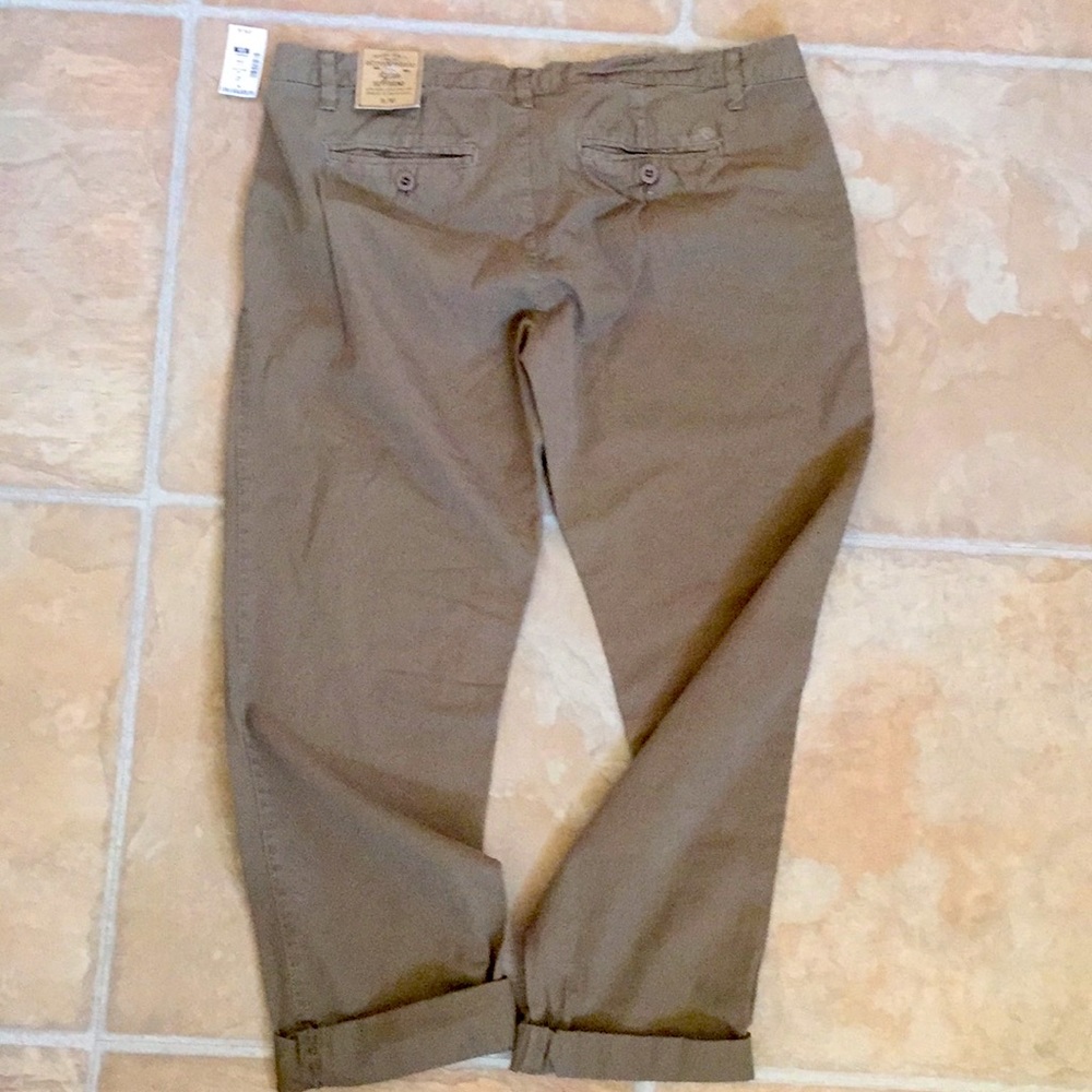 Aeropostale Kylie Boyfriend Cropped Khakis 9/10
